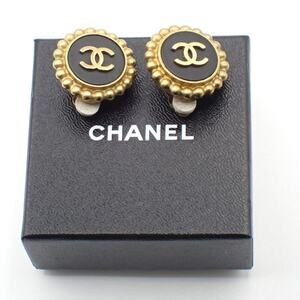 Chanel Metal Vintage Round CC Clip-on Earrings Black